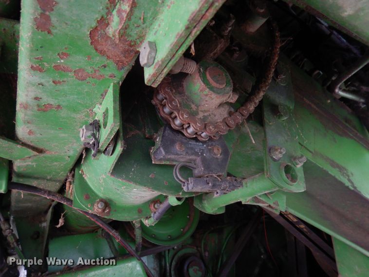 image for item MH9041 1988 John Deere 8820 Titan II  combine