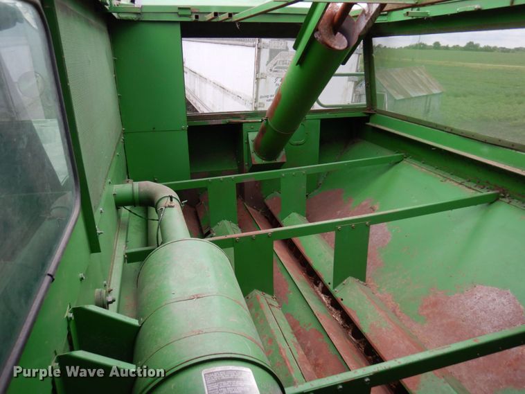 image for item MH9041 1988 John Deere 8820 Titan II  combine