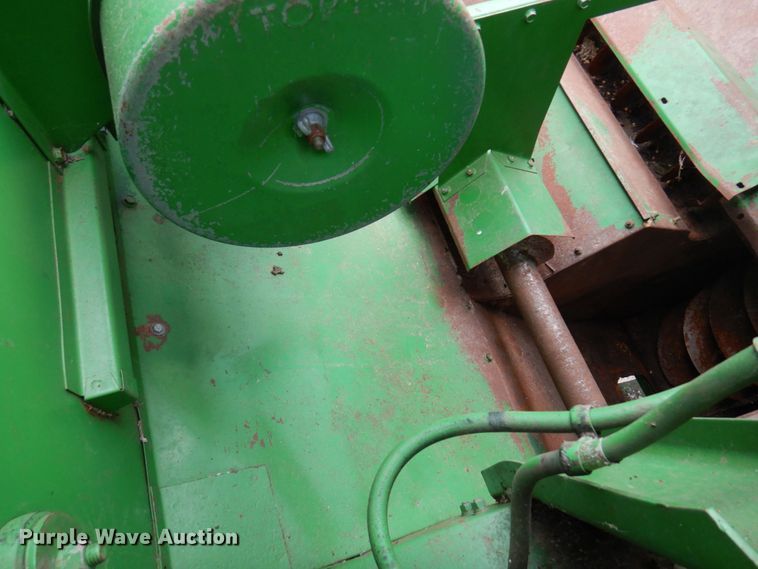 image for item MH9041 1988 John Deere 8820 Titan II  combine