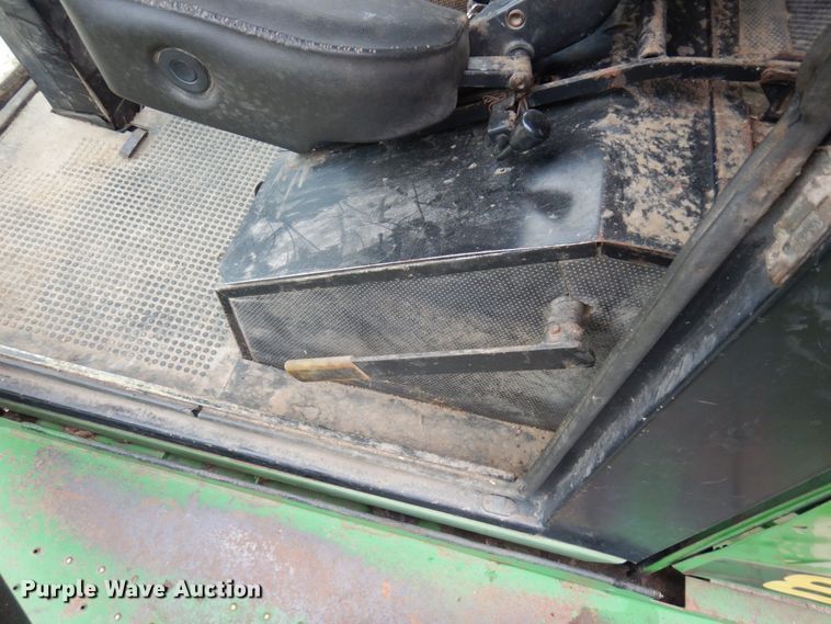 image for item MH9041 1988 John Deere 8820 Titan II  combine