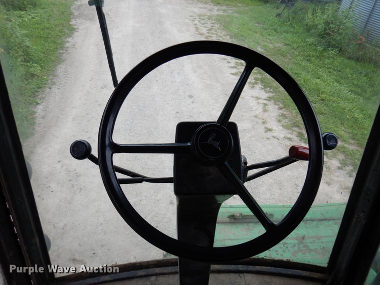 image for item MH9041 1988 John Deere 8820 Titan II  combine