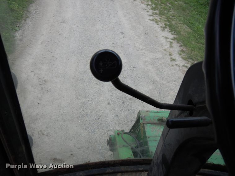 image for item MH9041 1988 John Deere 8820 Titan II  combine