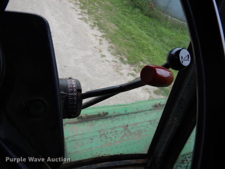 image for item MH9041 1988 John Deere 8820 Titan II  combine