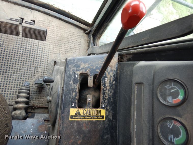 image for item MH9041 1988 John Deere 8820 Titan II  combine