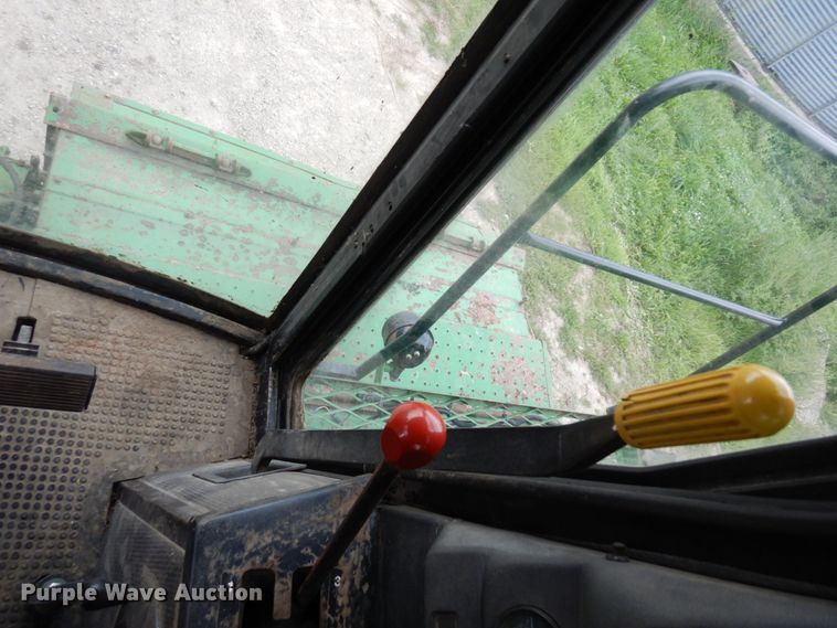 image for item MH9041 1988 John Deere 8820 Titan II  combine