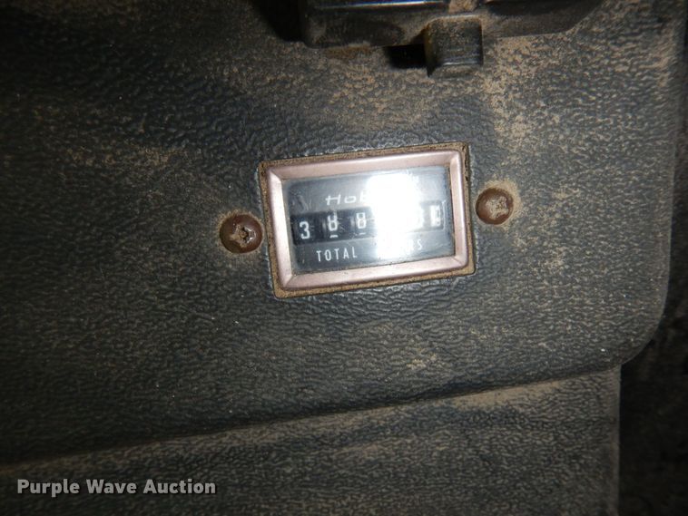 image for item MH9041 1988 John Deere 8820 Titan II  combine