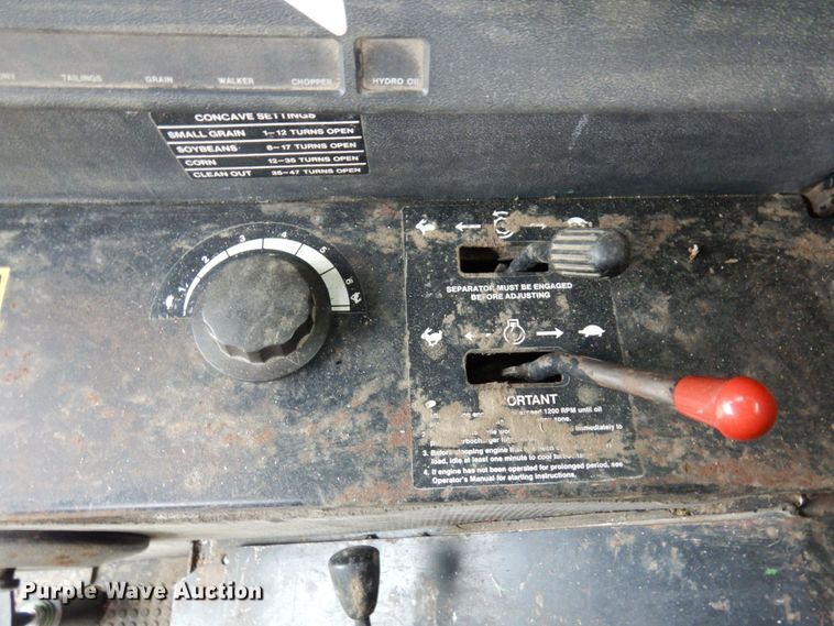 image for item MH9041 1988 John Deere 8820 Titan II  combine