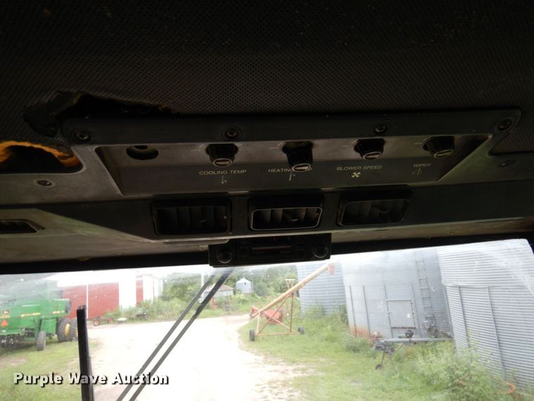 image for item MH9041 1988 John Deere 8820 Titan II  combine