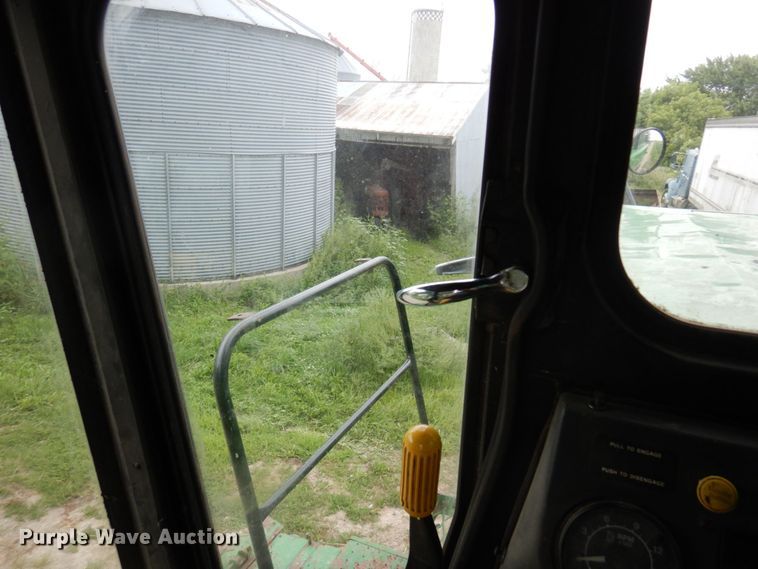 image for item MH9041 1988 John Deere 8820 Titan II  combine