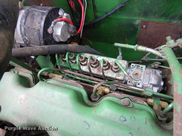 image for item MH9041 1988 John Deere 8820 Titan II  combine