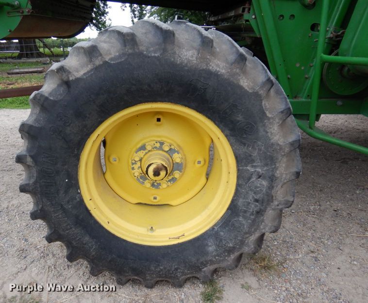 image for item MH9041 1988 John Deere 8820 Titan II  combine