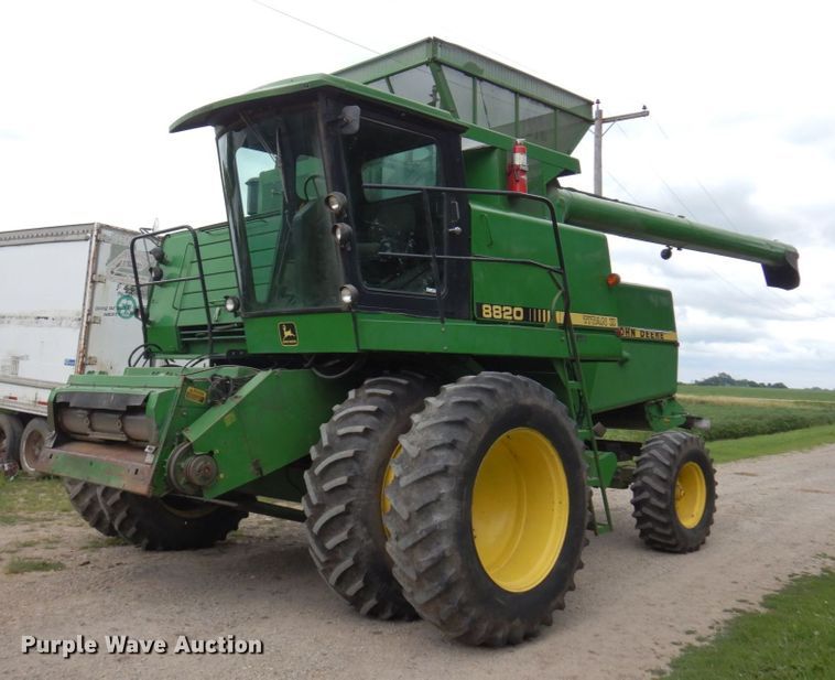 image for item MH9042 1988 John Deere 8820 Titan II  combine
