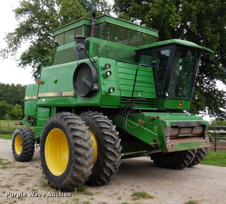 image for item MH9042 1988 John Deere 8820 Titan II  combine