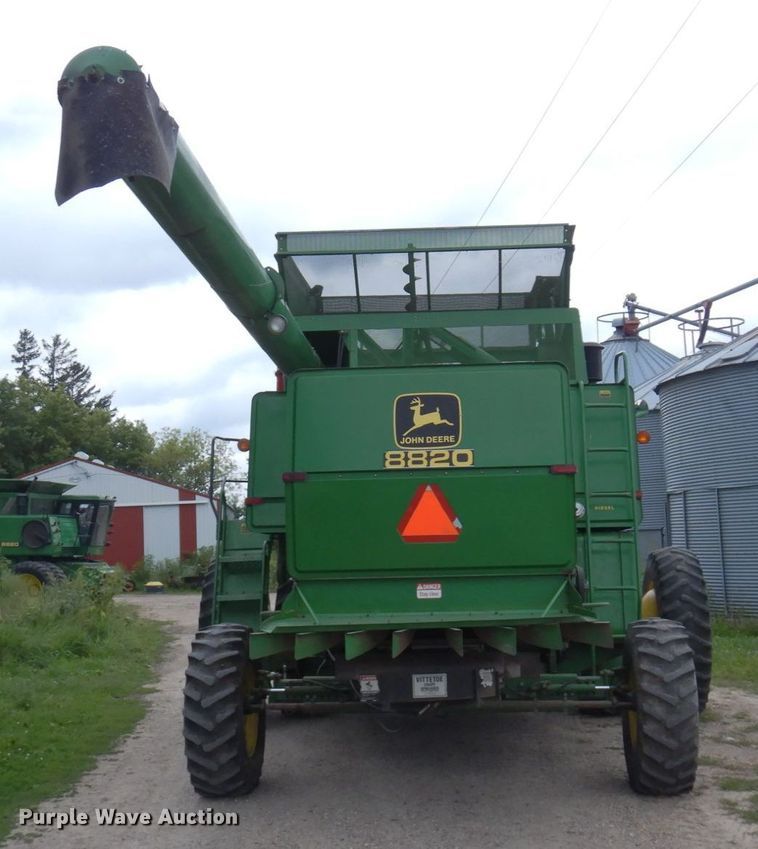 image for item MH9042 1988 John Deere 8820 Titan II  combine