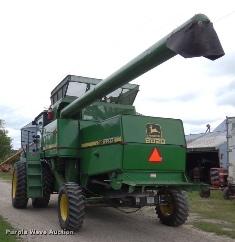 image for item MH9042 1988 John Deere 8820 Titan II  combine