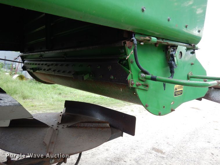 image for item MH9042 1988 John Deere 8820 Titan II  combine