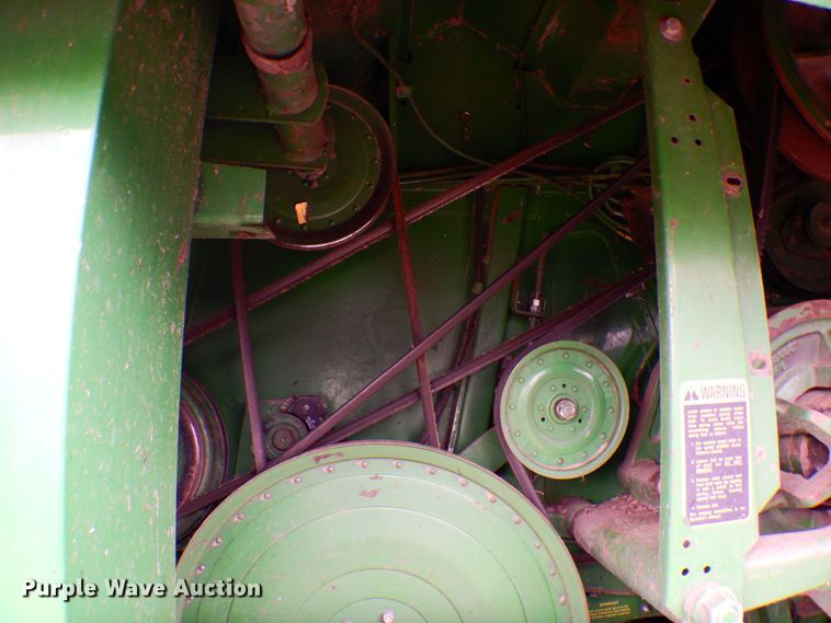 image for item MH9042 1988 John Deere 8820 Titan II  combine