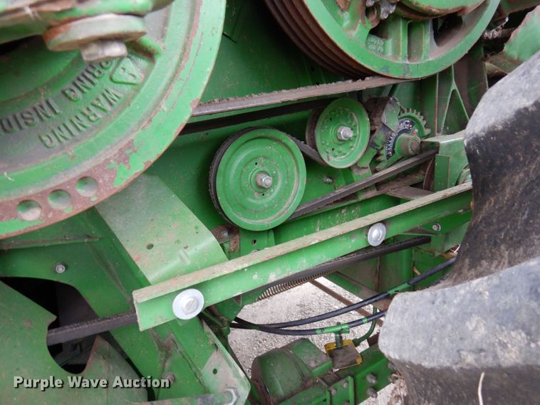 image for item MH9042 1988 John Deere 8820 Titan II  combine