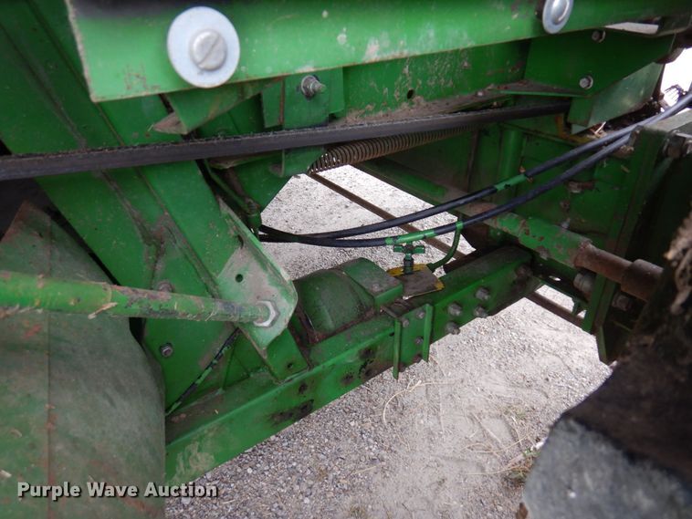 image for item MH9042 1988 John Deere 8820 Titan II  combine
