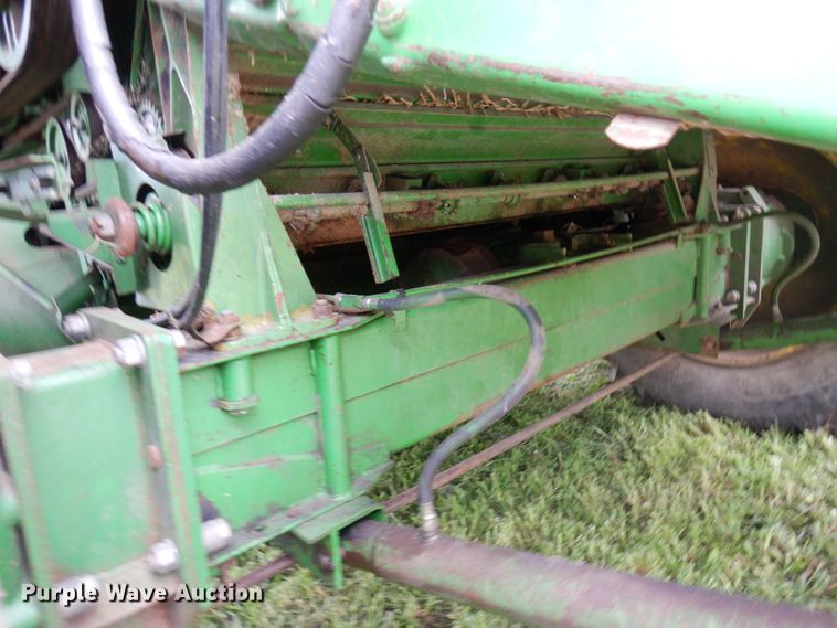 image for item MH9042 1988 John Deere 8820 Titan II  combine