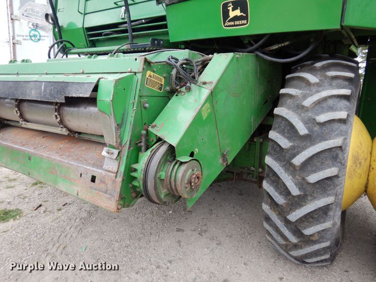 image for item MH9042 1988 John Deere 8820 Titan II  combine