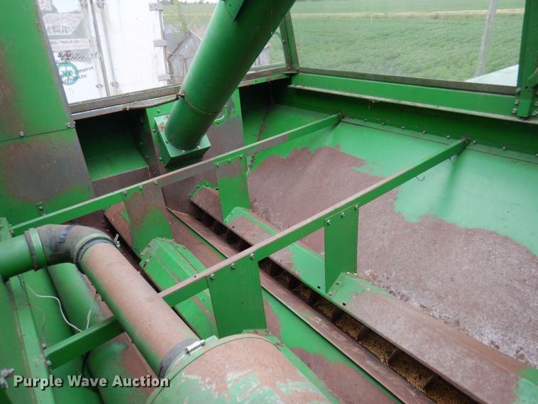 image for item MH9042 1988 John Deere 8820 Titan II  combine