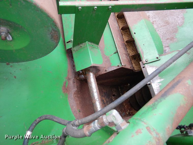 image for item MH9042 1988 John Deere 8820 Titan II  combine