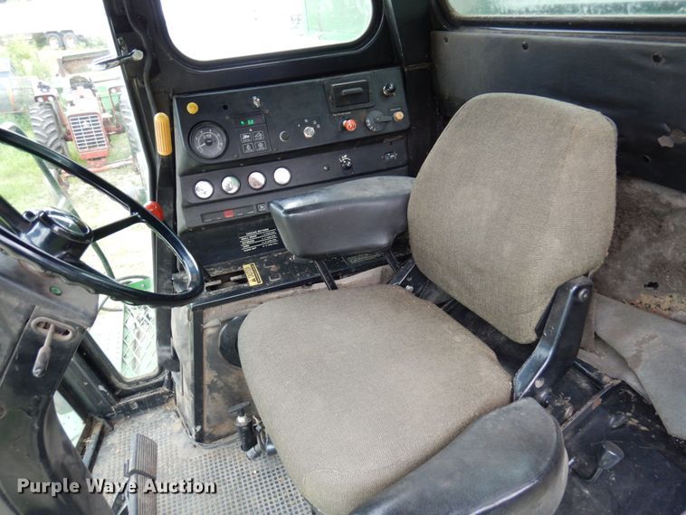image for item MH9042 1988 John Deere 8820 Titan II  combine