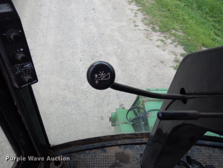 image for item MH9042 1988 John Deere 8820 Titan II  combine