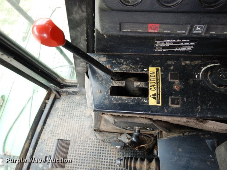 image for item MH9042 1988 John Deere 8820 Titan II  combine