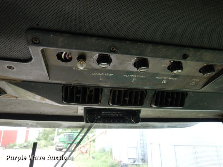 image for item MH9042 1988 John Deere 8820 Titan II  combine