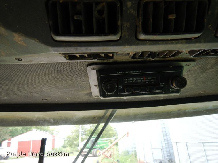 image for item MH9042 1988 John Deere 8820 Titan II  combine