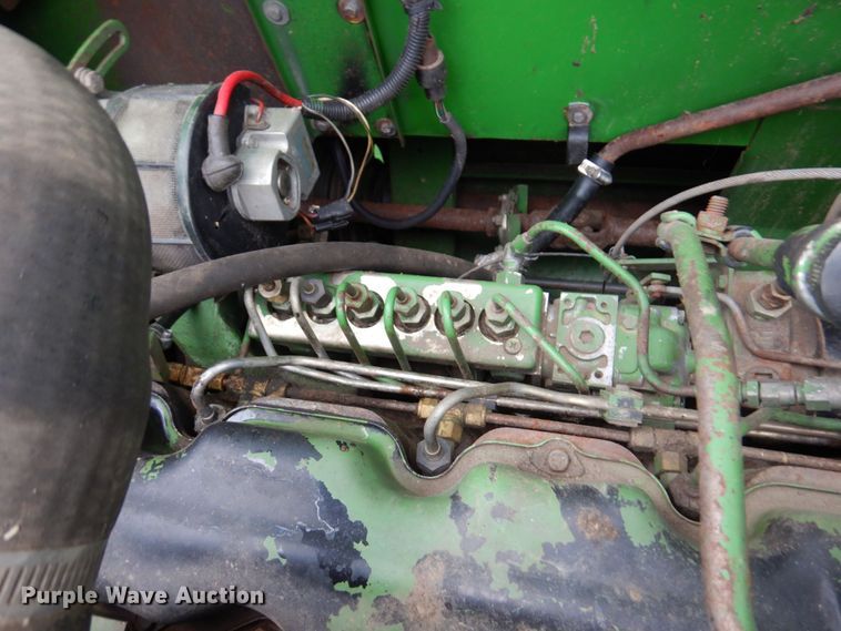 image for item MH9042 1988 John Deere 8820 Titan II  combine