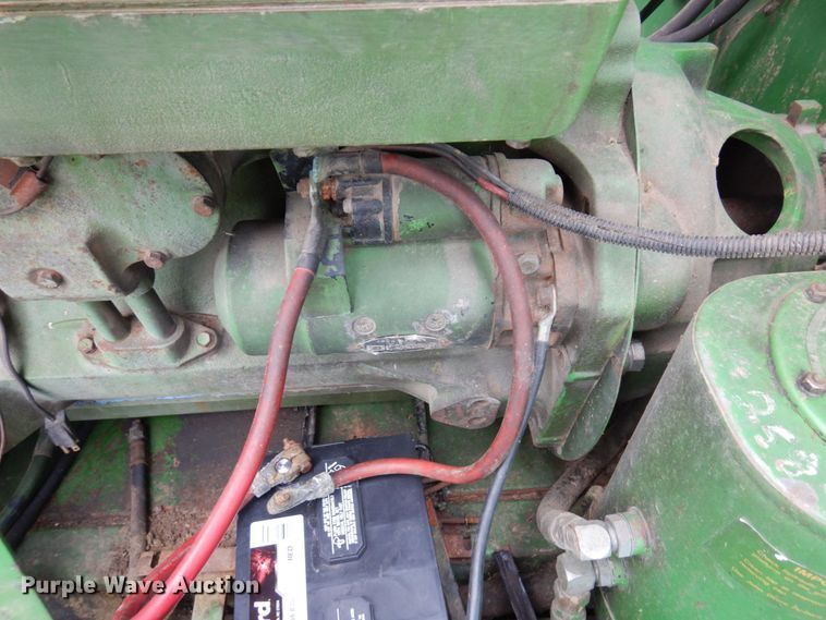 image for item MH9042 1988 John Deere 8820 Titan II  combine