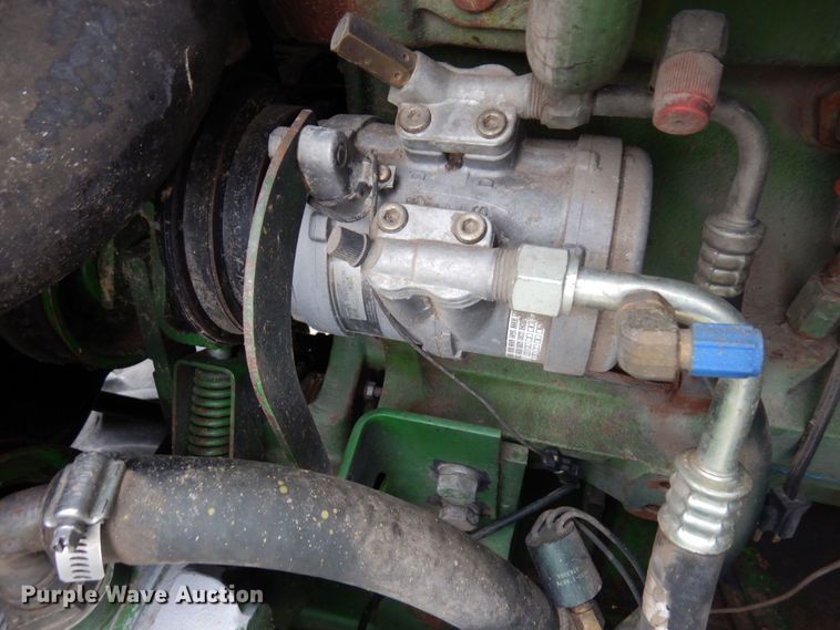 image for item MH9042 1988 John Deere 8820 Titan II  combine