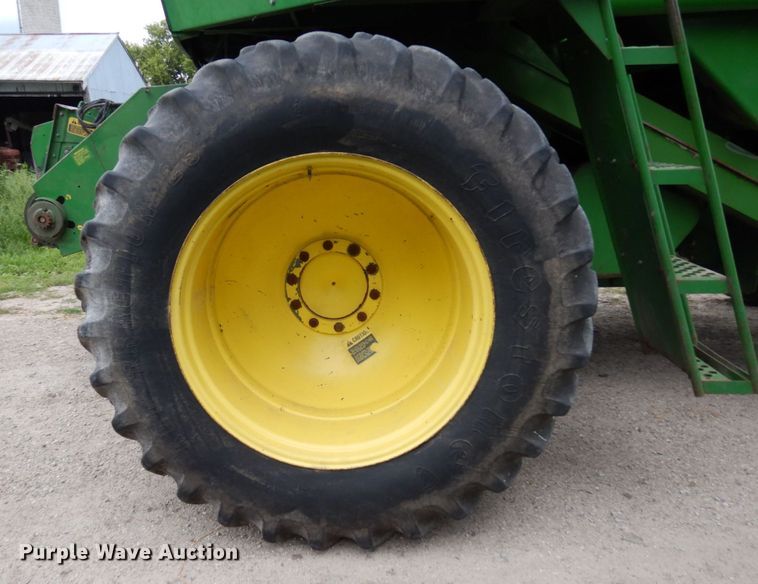 image for item MH9042 1988 John Deere 8820 Titan II  combine