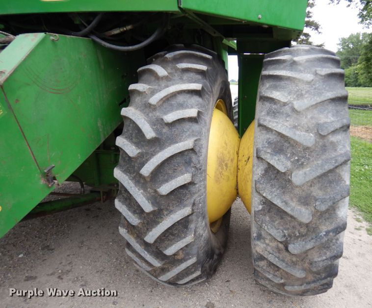 image for item MH9042 1988 John Deere 8820 Titan II  combine