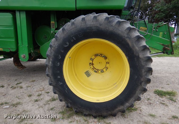 image for item MH9042 1988 John Deere 8820 Titan II  combine