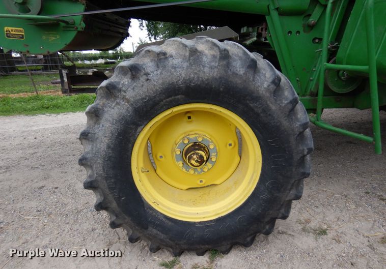 image for item MH9042 1988 John Deere 8820 Titan II  combine