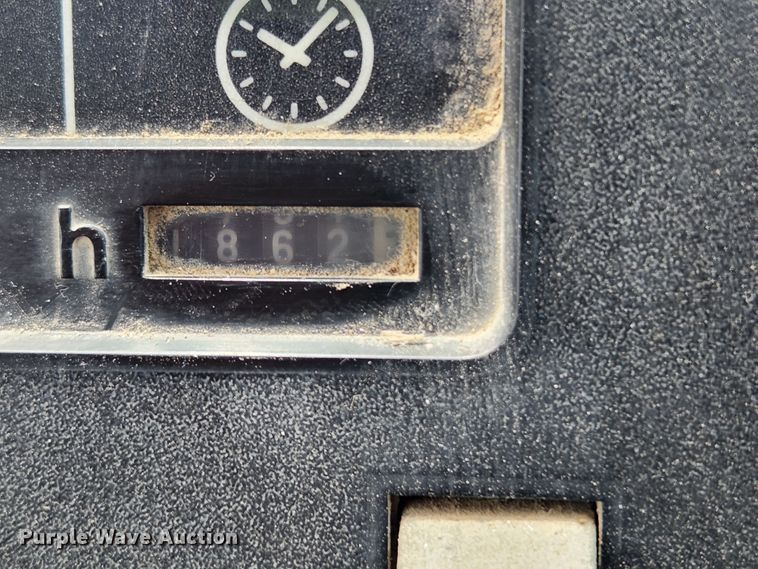 image for item MK9158 1987 John Deere 4850  MFWD tractor