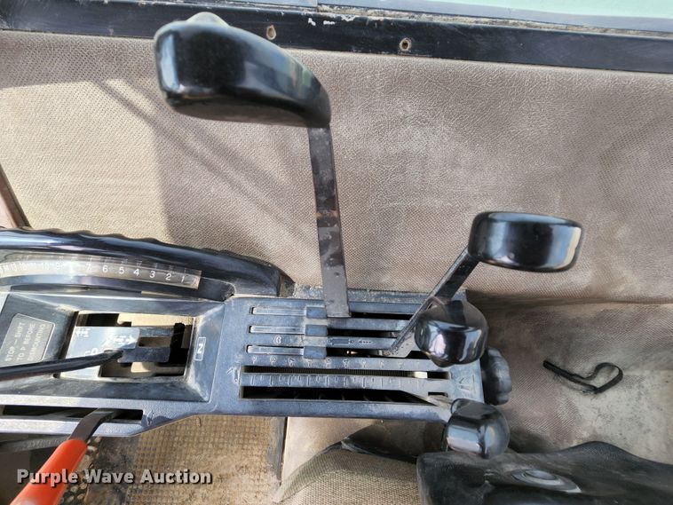 image for item MK9158 1987 John Deere 4850  MFWD tractor