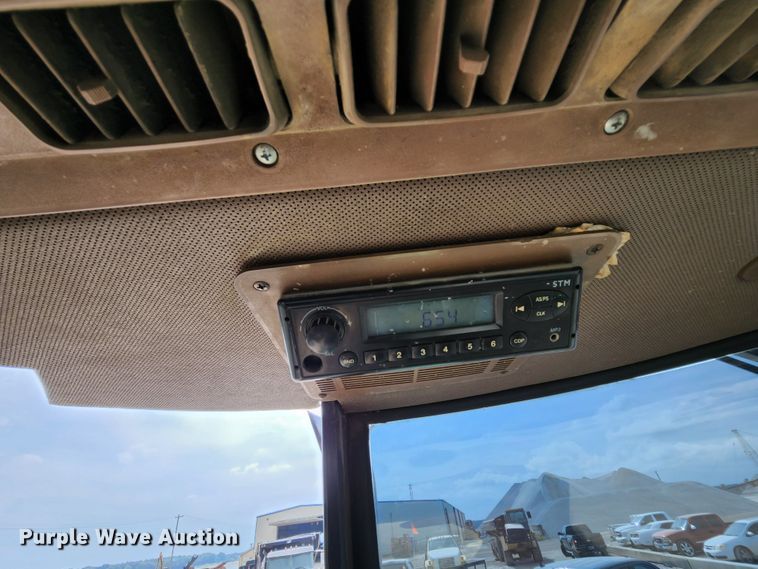 image for item MK9158 1987 John Deere 4850  MFWD tractor