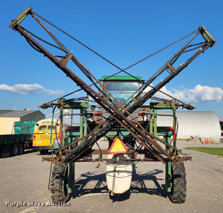 image for item MK9177 John Deere 6000  sprayer