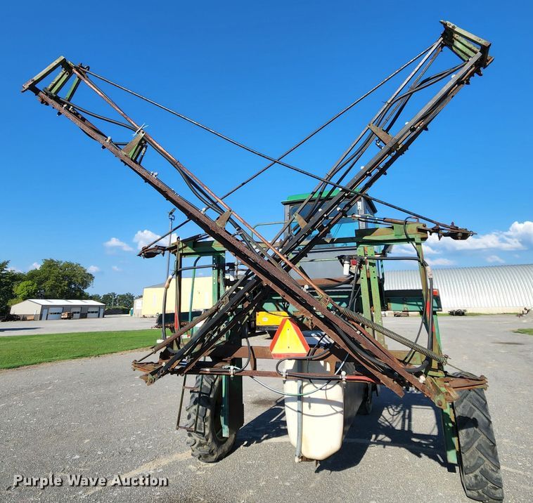 image for item MK9177 John Deere 6000  sprayer