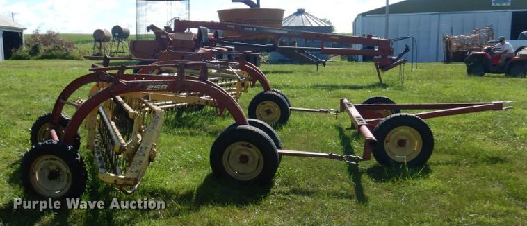 image for item MU9722 (2) New Holland hay rakes