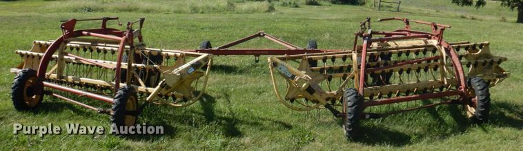 image for item MU9722 (2) New Holland hay rakes