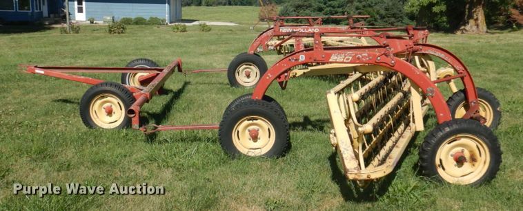image for item MU9722 (2) New Holland hay rakes