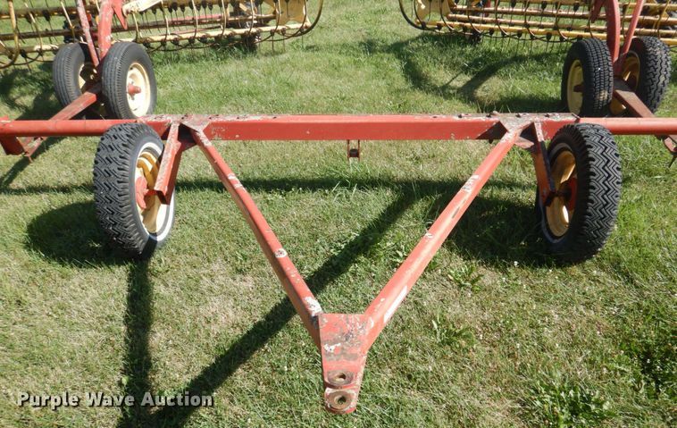 image for item MU9722 (2) New Holland hay rakes