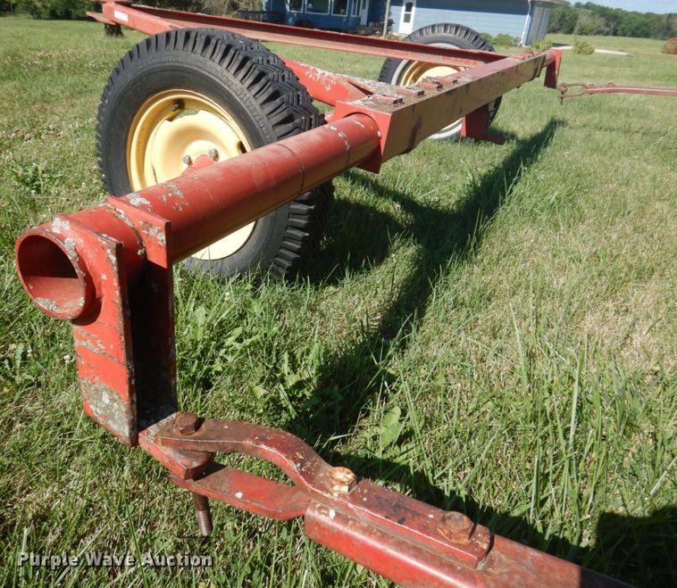 image for item MU9722 (2) New Holland hay rakes