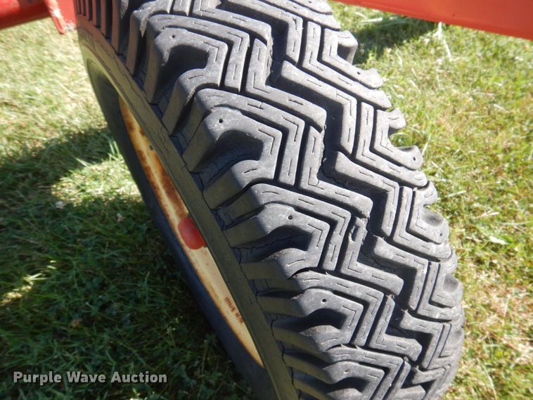 image for item MU9722 (2) New Holland hay rakes